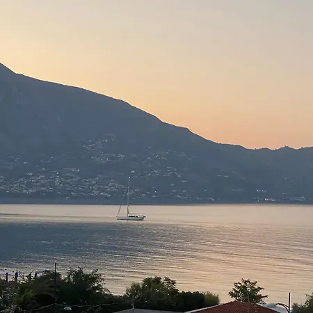 Apartament Messeiad *